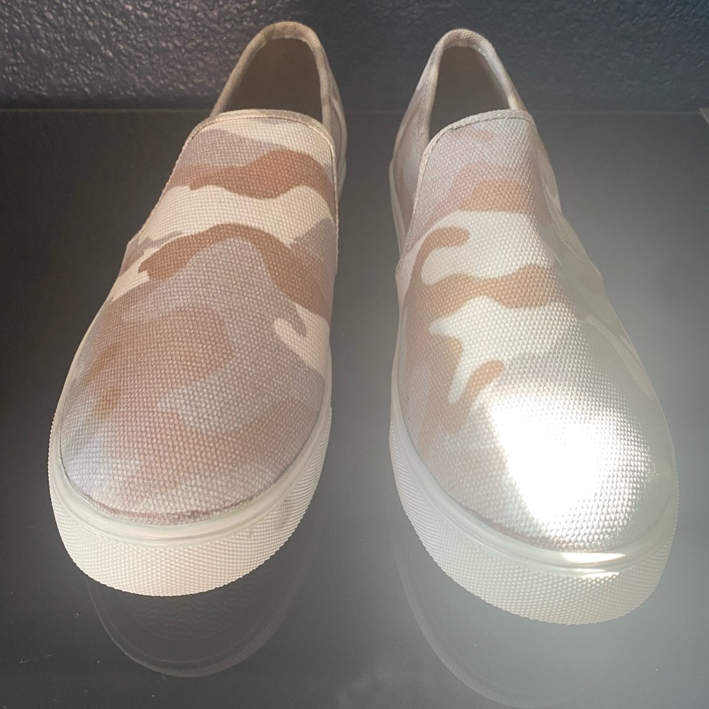 Brand new Steve Madden camo slide ons. No box